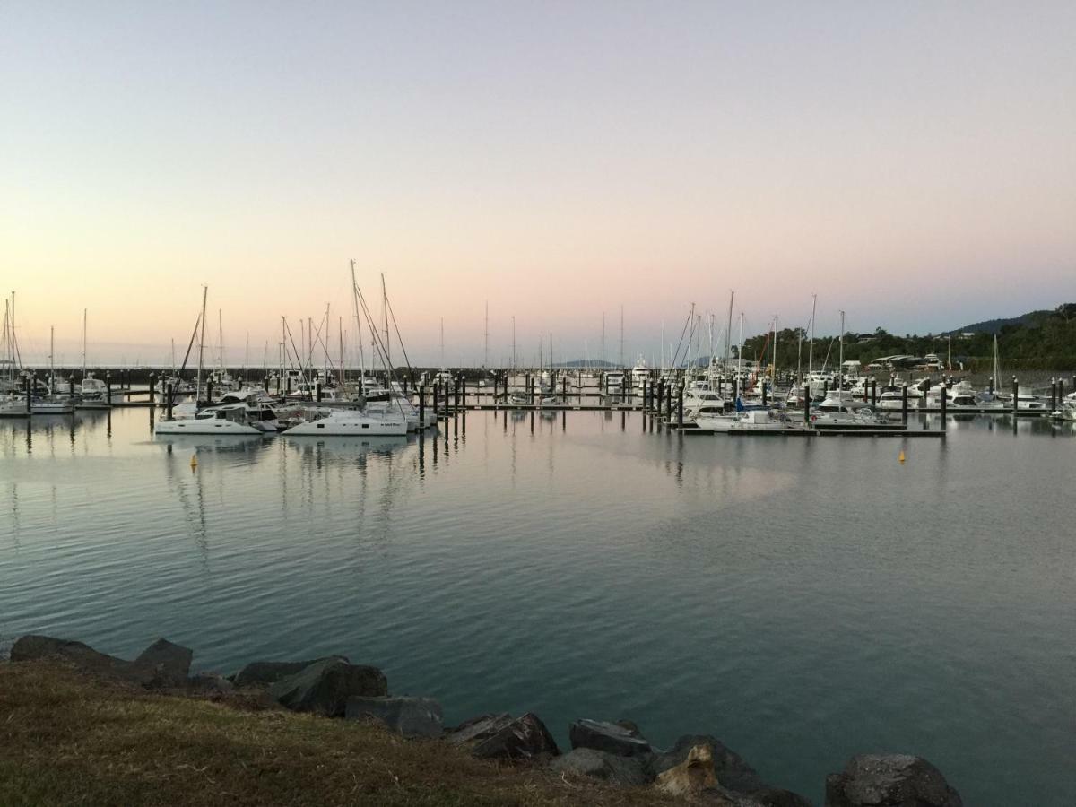 Island Views Bed and Breakfast Airlie Beach Buitenkant foto